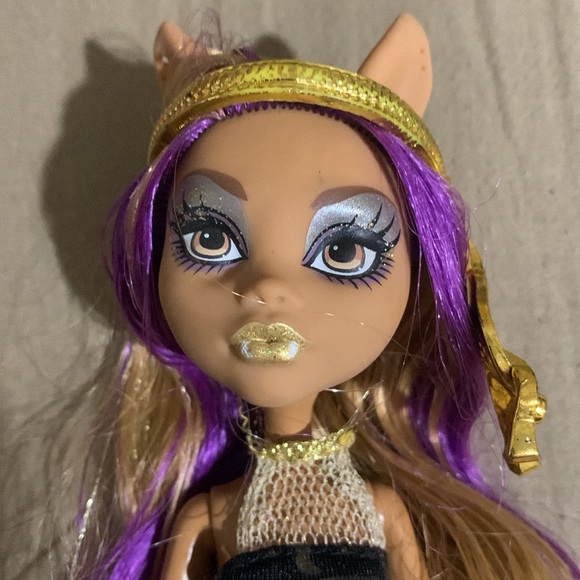 13 Wishes Clawdeen Wolf doll - Picture 2 of 10